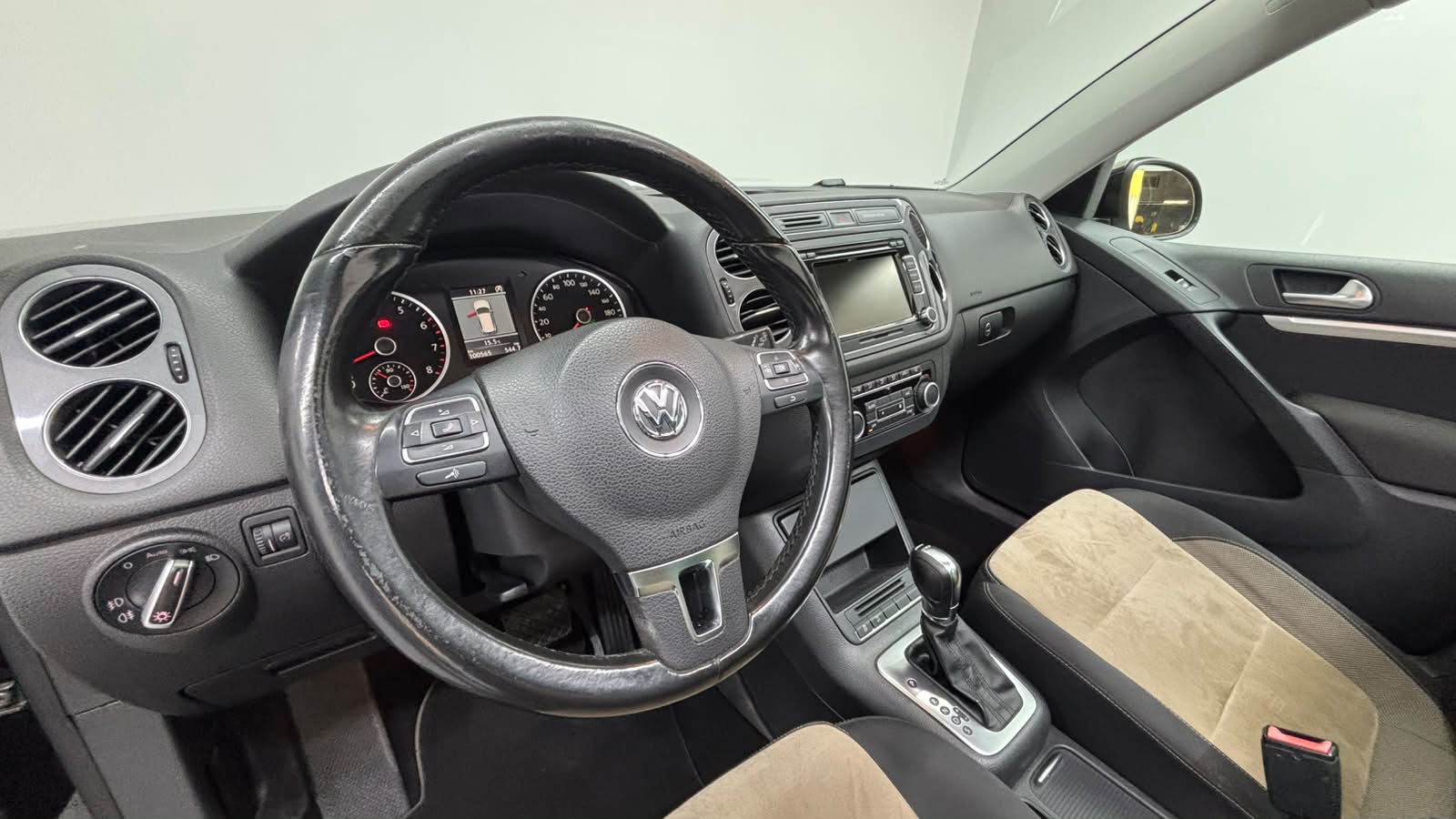 VOLKSWAGEN TIGUAN 17